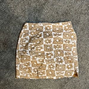 Flower Mini Skirt Size 8/9 (NWOT)